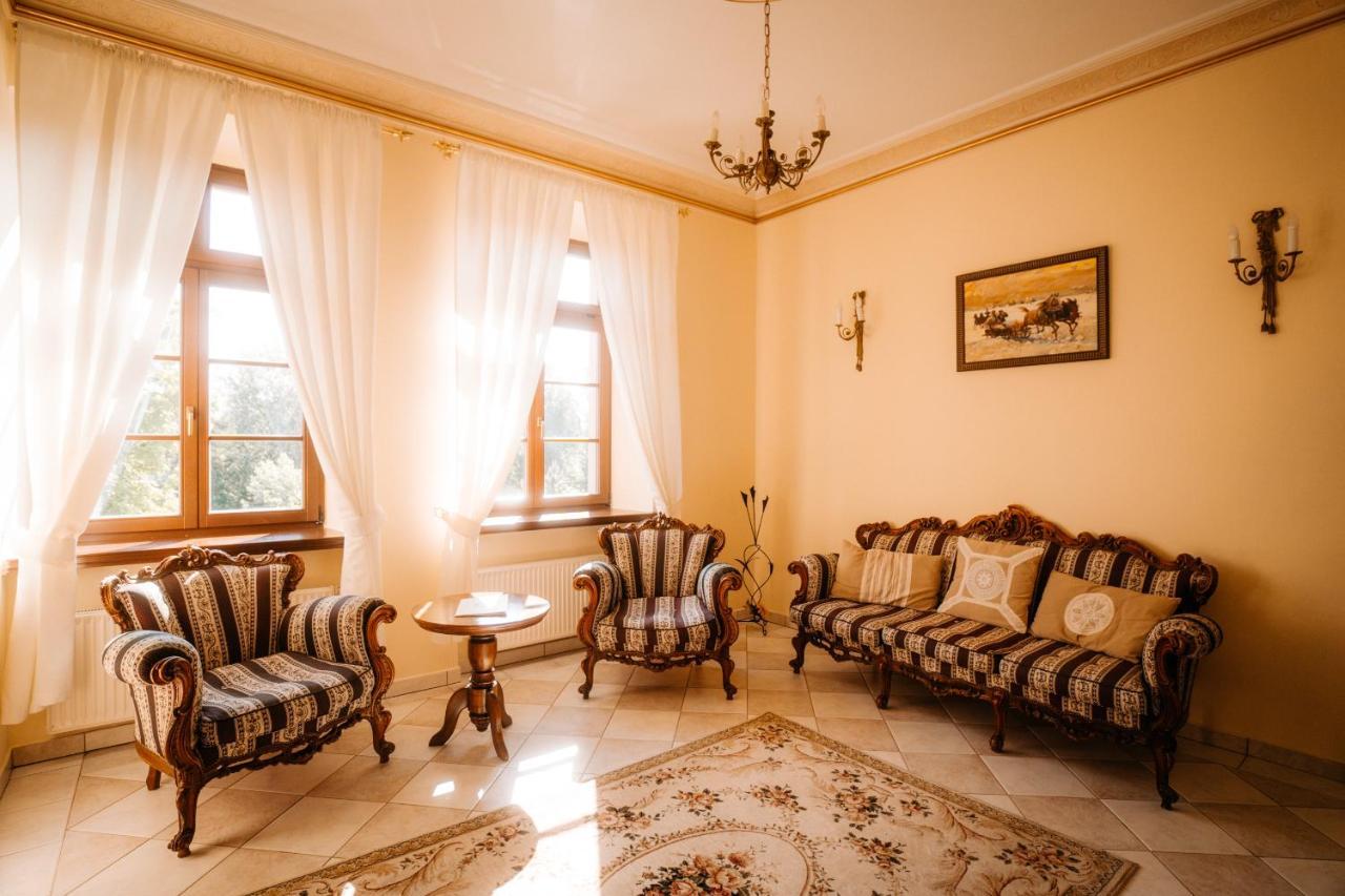 Palac Srodka Chrzypsko Wielkie Экстерьер фото