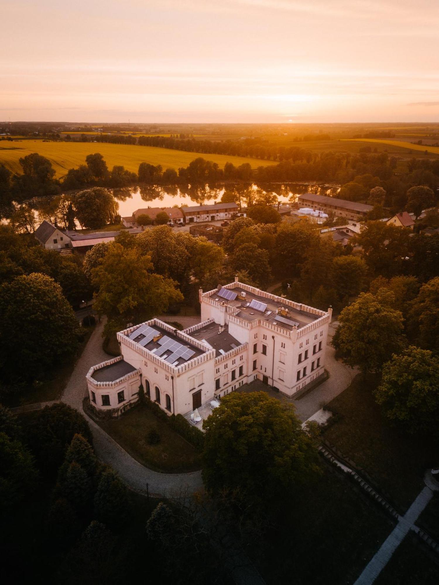 Palac Srodka Chrzypsko Wielkie Экстерьер фото